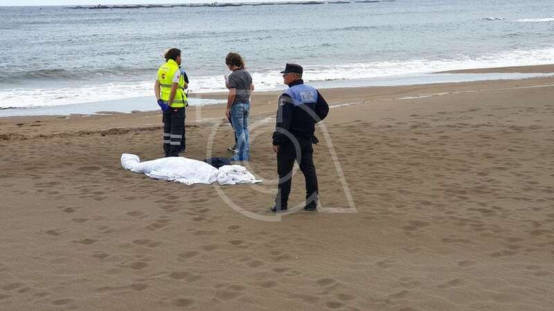 Imagen de archivo de un fallecido por ahogamiento en la playa de Salinetas (Foto TA)